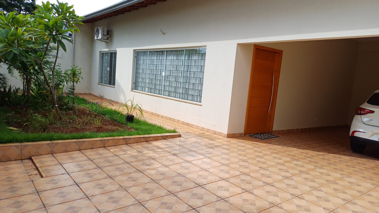 foto do anúncio Casa térrea no Jardim Mediterrâneo à venda, zona Sul, próxima Av. Harry Prochet em Londrina/PR.